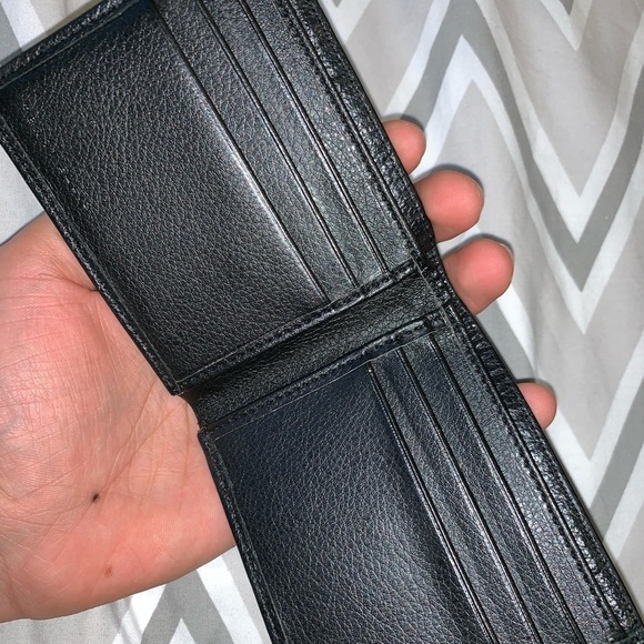 Perry Ellis Wallet. Genuine leather. - Picture 2 of 4